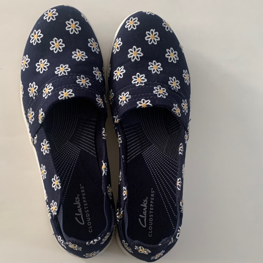 Clarks Navy Canvas Slip-On Flats with White & Yellow Daisy Embroidery - Picture 1 of 5